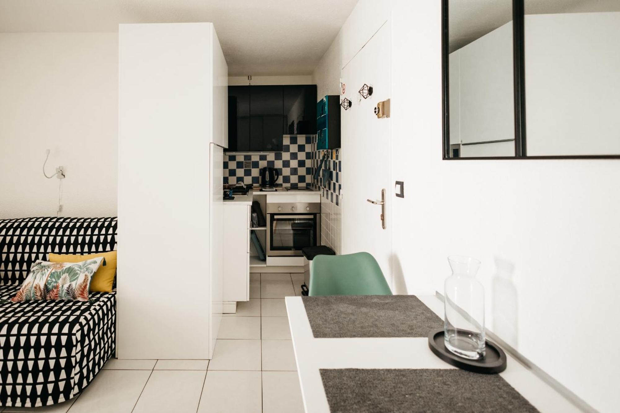Cosy T1, A 10 Minutes A Pieds Des Plages Fréjus Eksteriør bilde